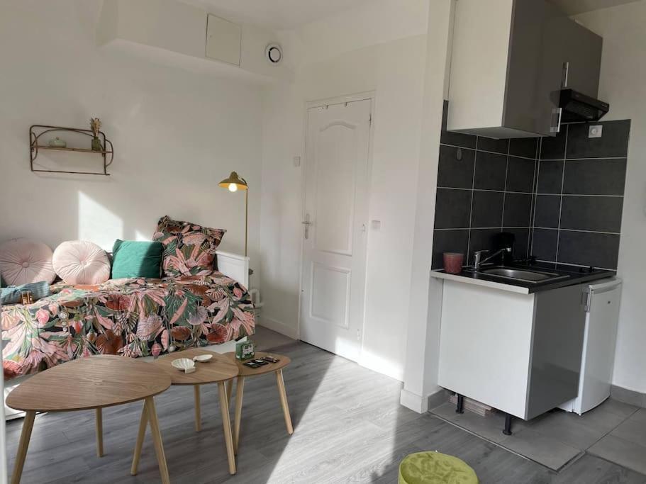 Charming Bright Sunny Studio Near Canal St Martin París Exterior foto